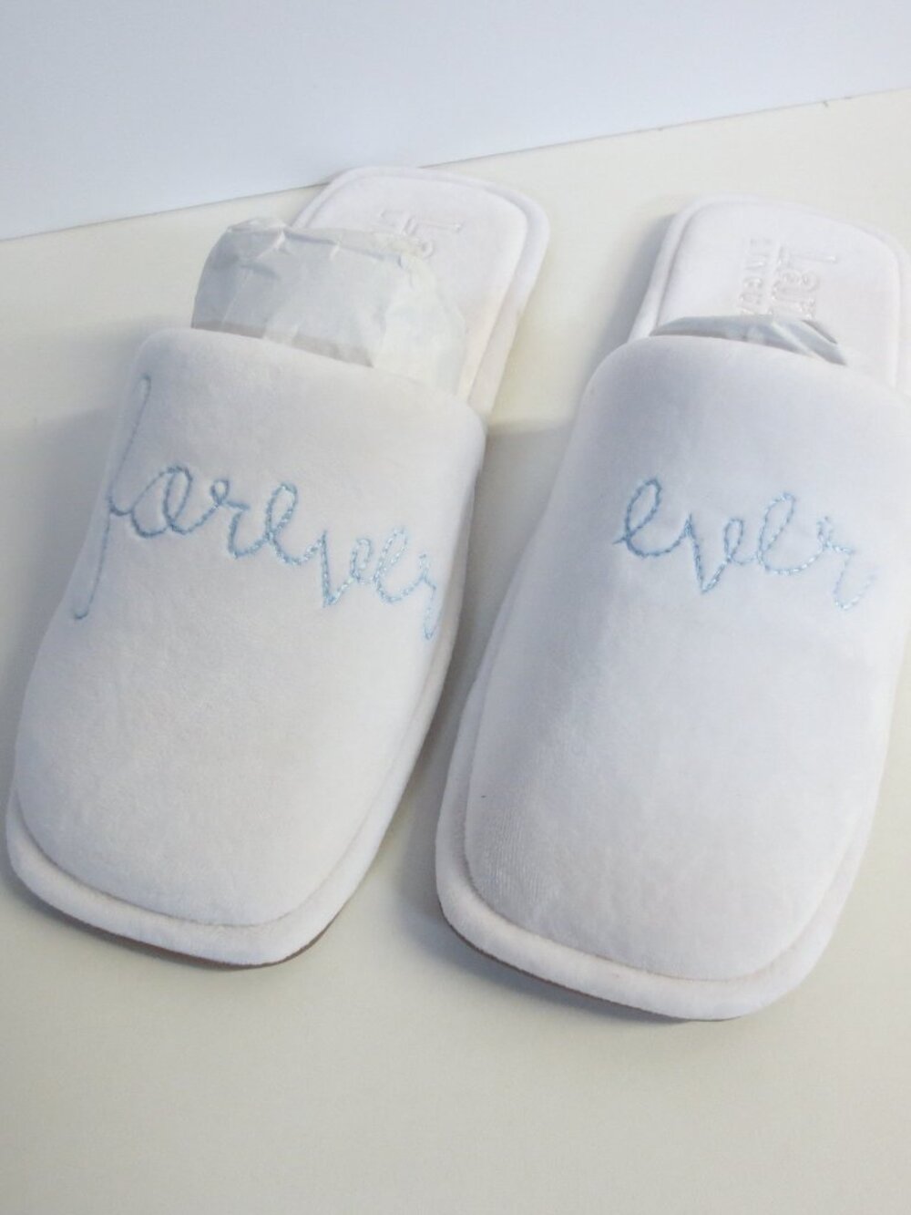 LARROUDE LADIES FOREVER EVER SLEEP SLIPPERS - WHITE - US 9